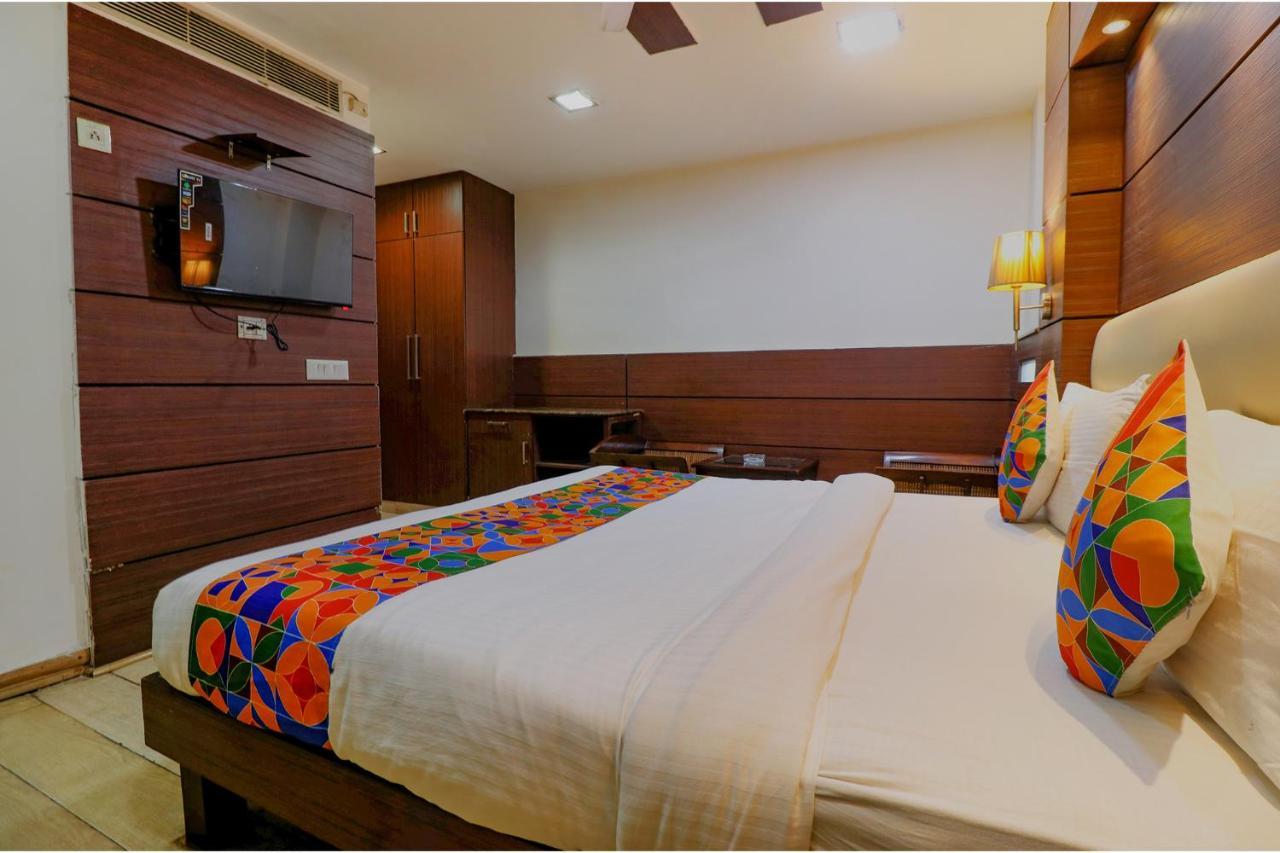 Fabhotel Admire Suites New Delhi Ngoại thất bức ảnh