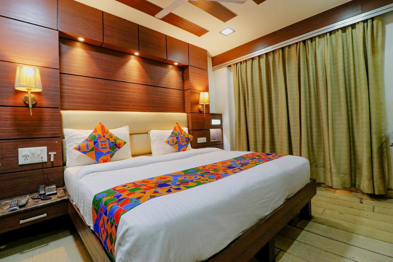Fabhotel Admire Suites New Delhi Ngoại thất bức ảnh