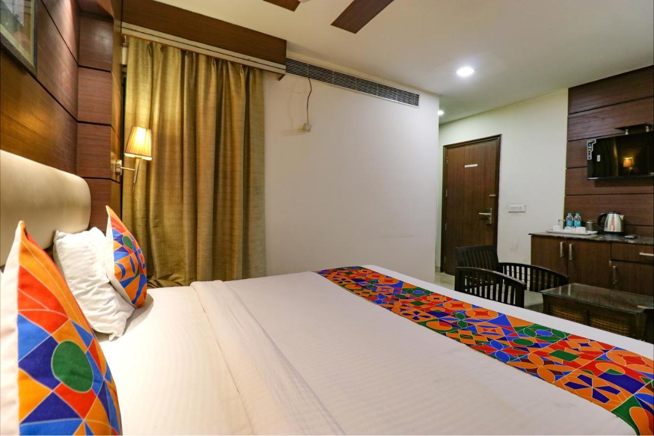 Fabhotel Admire Suites New Delhi Ngoại thất bức ảnh