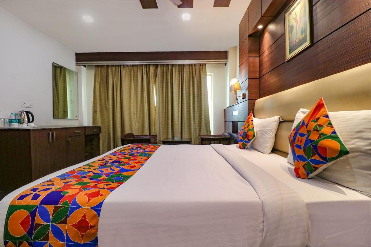 Fabhotel Admire Suites New Delhi Ngoại thất bức ảnh