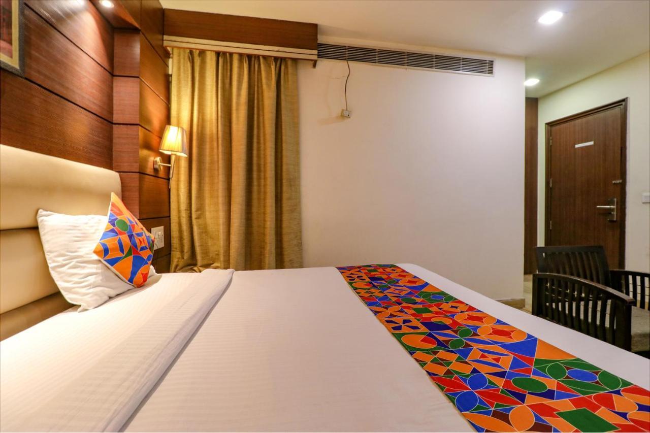 Fabhotel Admire Suites New Delhi Ngoại thất bức ảnh