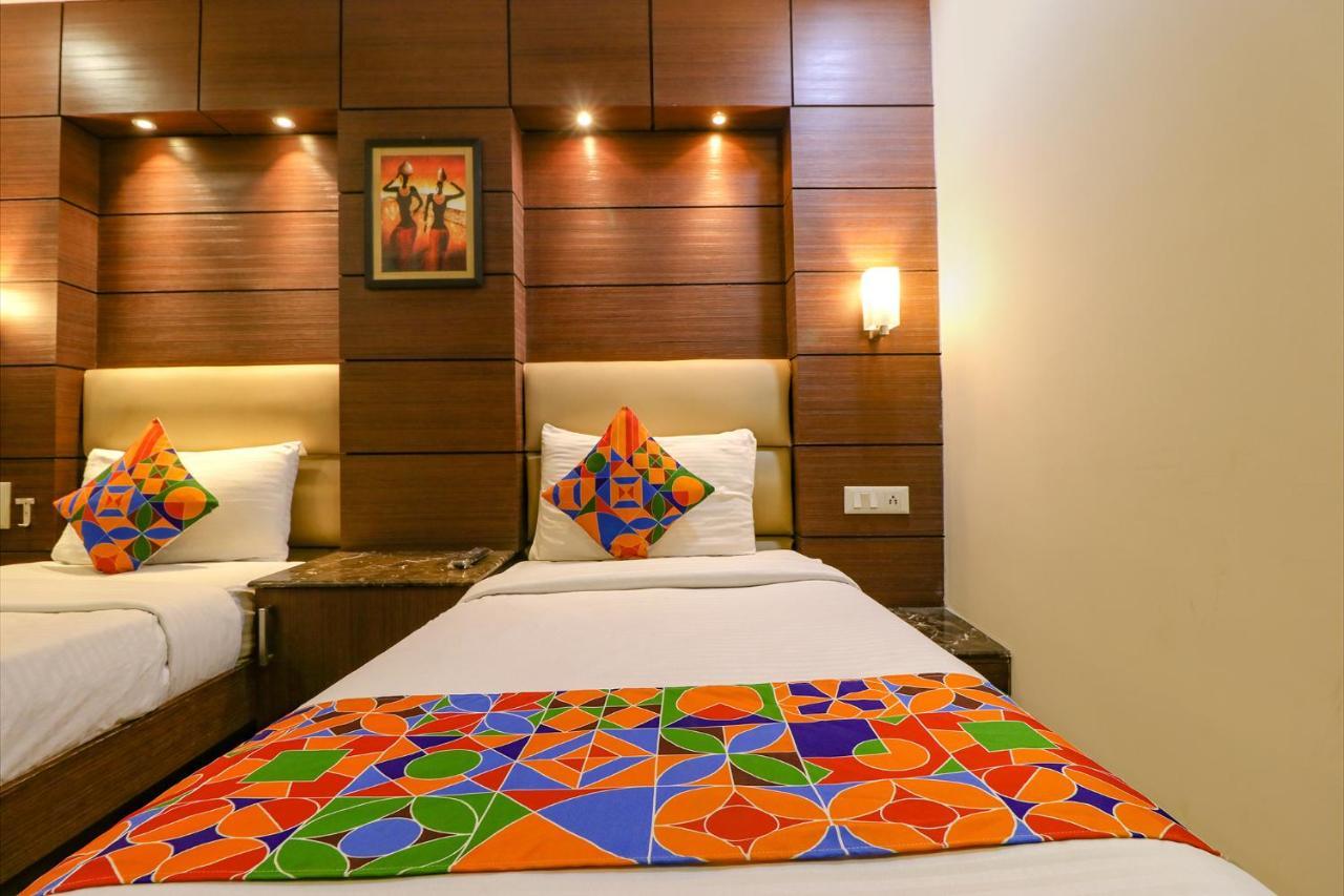 Fabhotel Admire Suites New Delhi Ngoại thất bức ảnh
