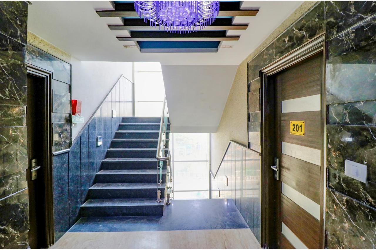 Fabhotel Admire Suites New Delhi Ngoại thất bức ảnh