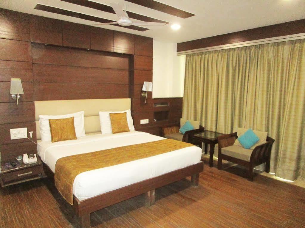 Fabhotel Admire Suites New Delhi Ngoại thất bức ảnh
