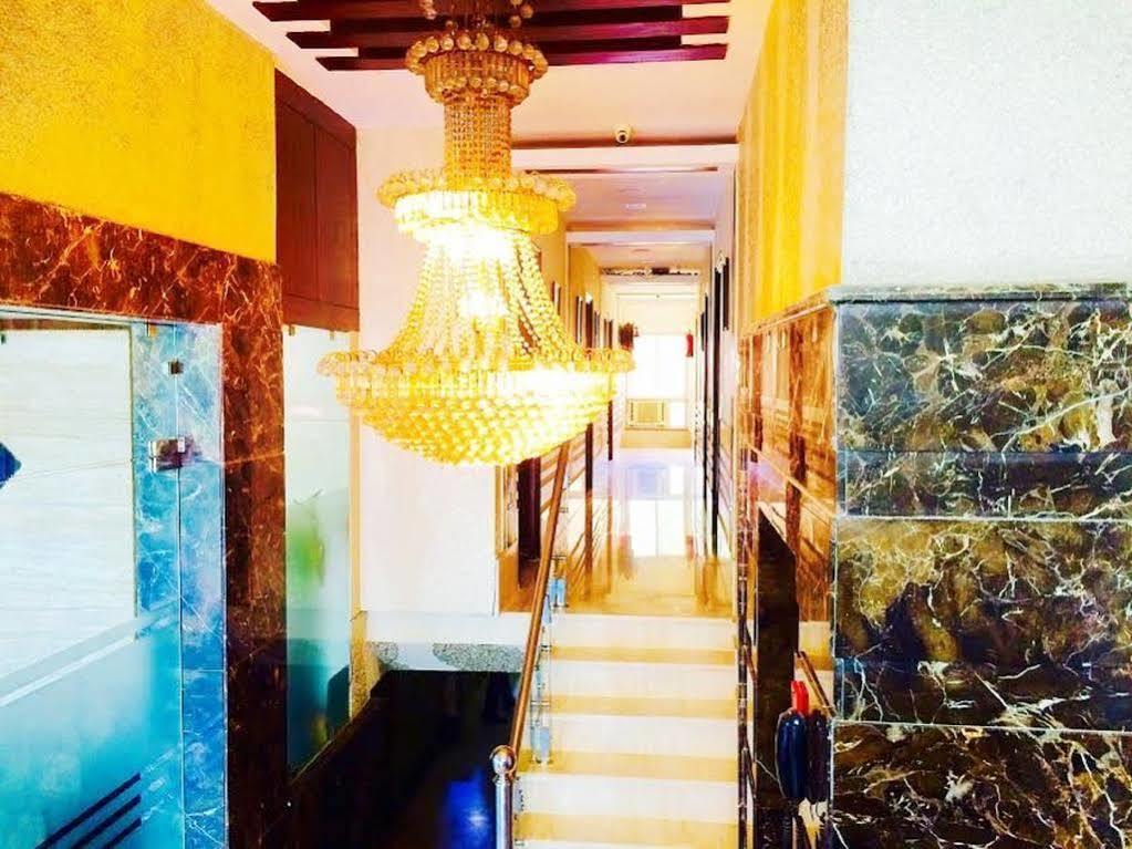 Fabhotel Admire Suites New Delhi Ngoại thất bức ảnh