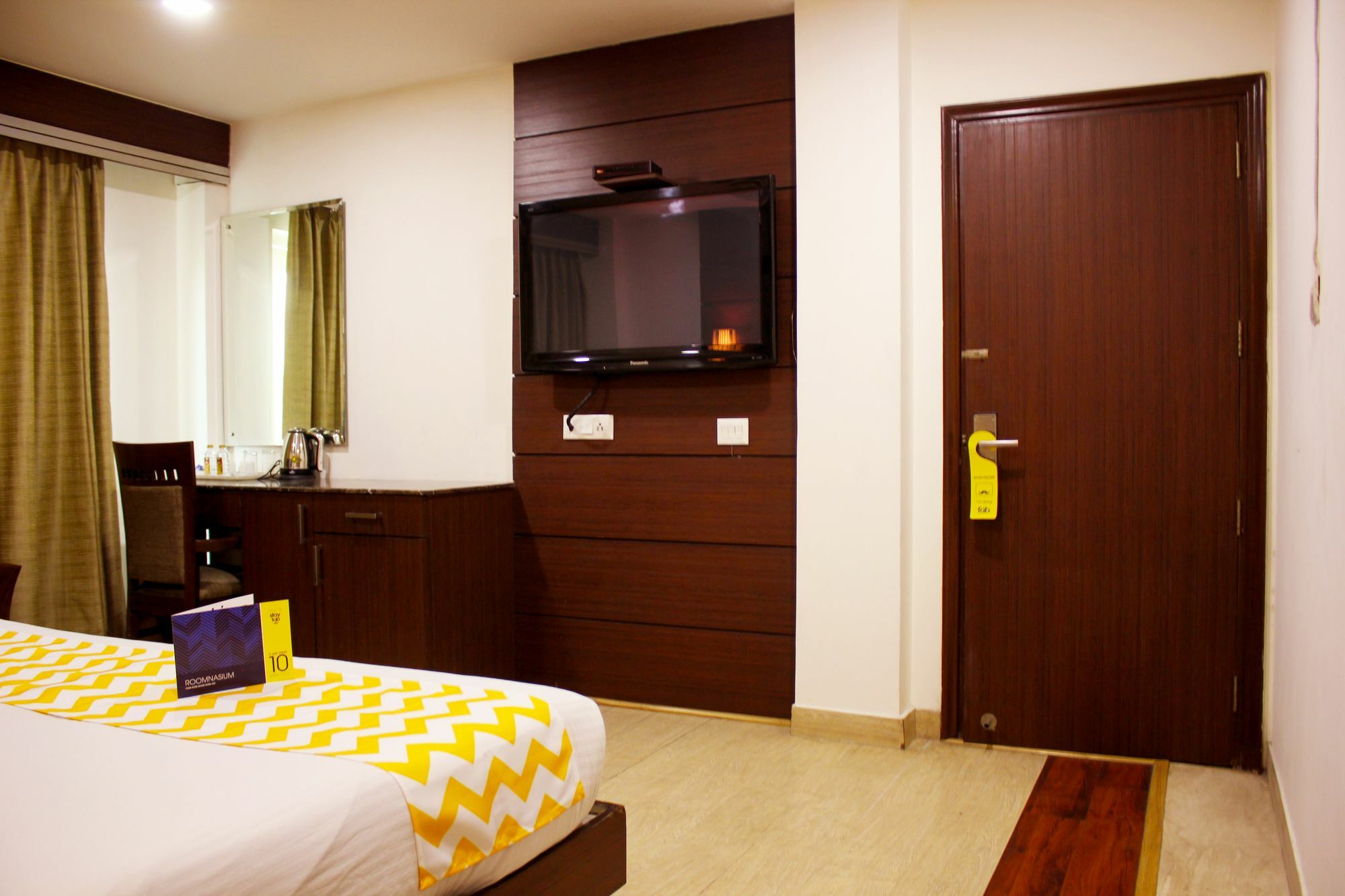 Fabhotel Admire Suites New Delhi Ngoại thất bức ảnh